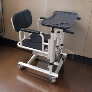 Patient transfer wheelchair hydraulic-leg operated